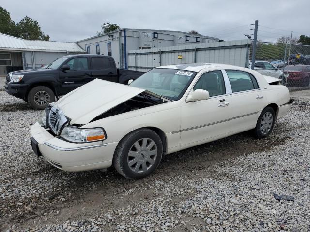 LINCOLN TOWN CAR 2007 with VIN 1LNHM83V77Y612247 - Photo from auction