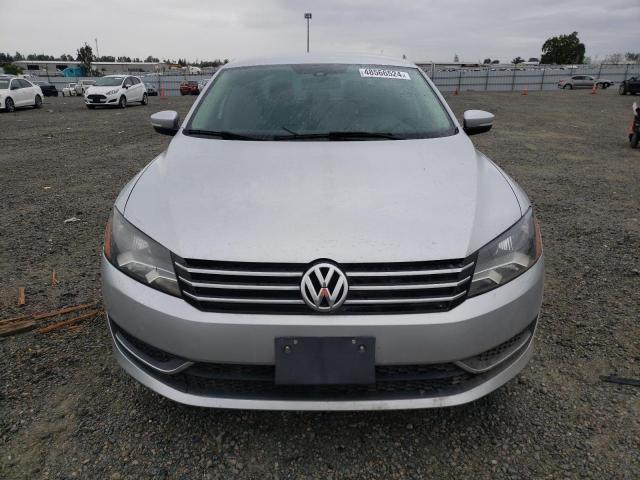 Photo 5 from auction – 2015 VOLKSWAGEN PASSAT S with VIN 1VWAT7A31FC097033