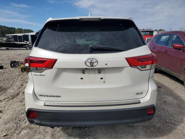 Photo 6 from auction – 2018 TOYOTA HIGHLANDER with VIN 5TDKZRFHXJS533133