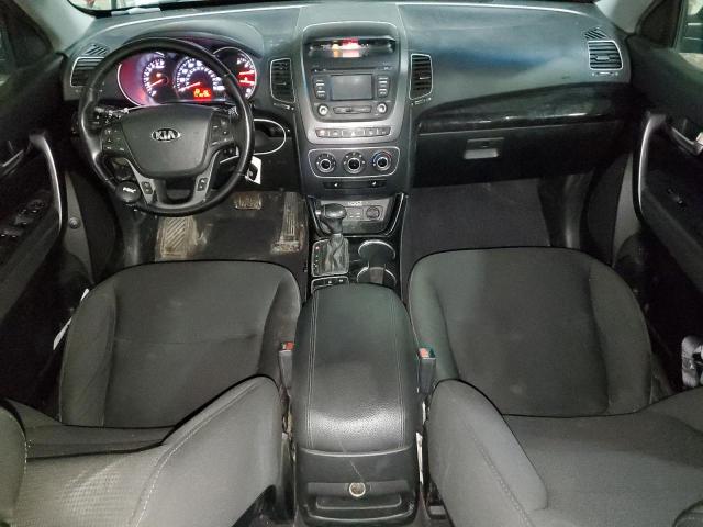 Photo 8 from auction – 2015 KIA SORENTO LX with VIN 5XYKTCA69FG552653