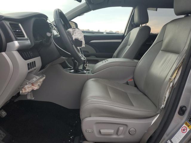 Photo 7 from auction – 2015 TOYOTA HIGHLANDER with VIN 5TDJKRFHXFS201751