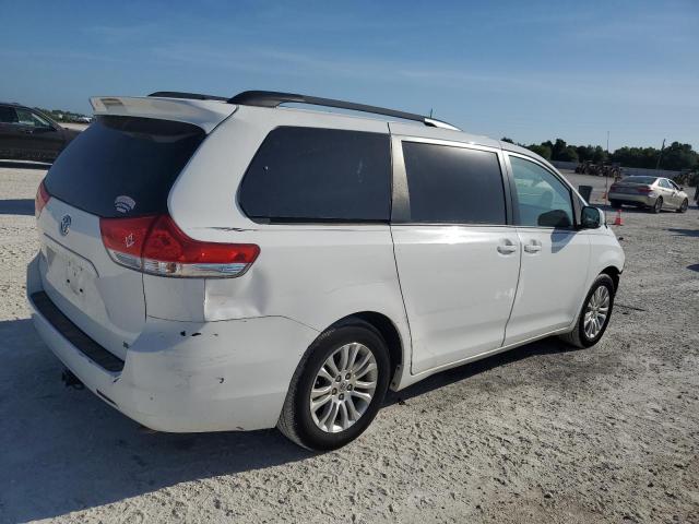 Photo 3 from auction – 2014 TOYOTA SIENNA XLE with VIN 5TDYK3DC5ES468149