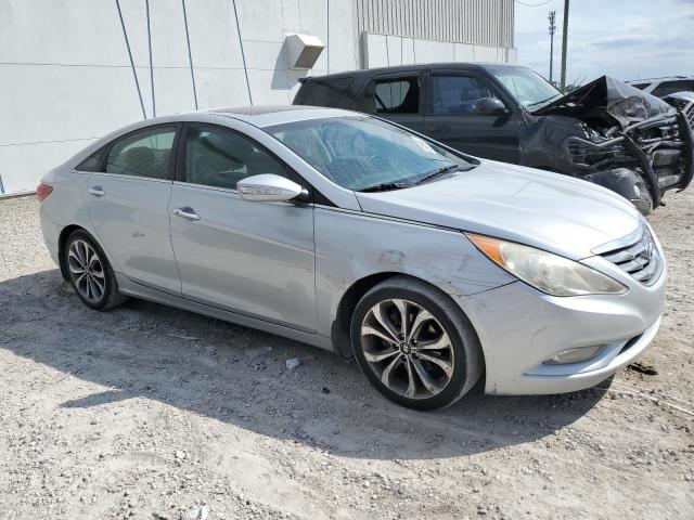 Photo 4 from auction – 2013 HYUNDAI SONATA SE with VIN 5NPEC4AB2DH655774