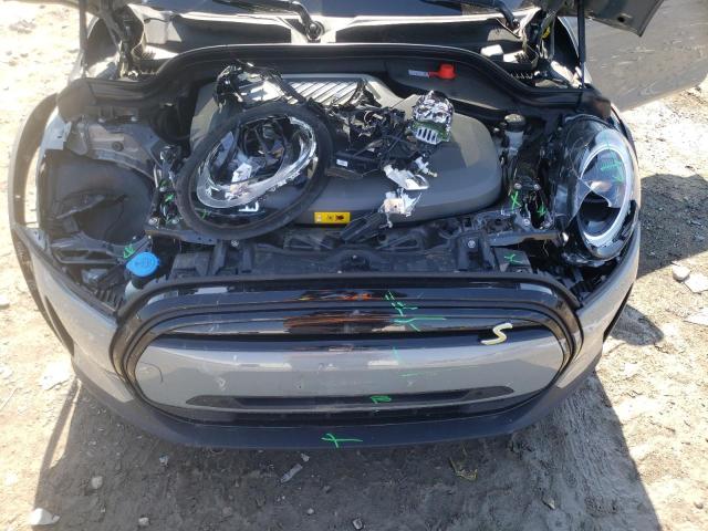 Photo 11 from auction – 2023 MINI COOPER SE with VIN WMW13DJ07P2T48195