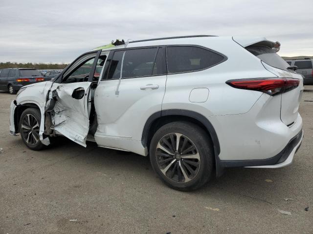 Photo 2 from auction – 2022 TOYOTA HIGHLANDER with VIN 5TDLZRBH5NS187525