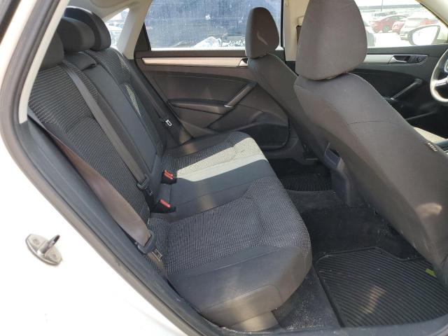 Photo 10 from auction – 2016 VOLKSWAGEN PASSAT S with VIN 1VWAT7A30GC036628