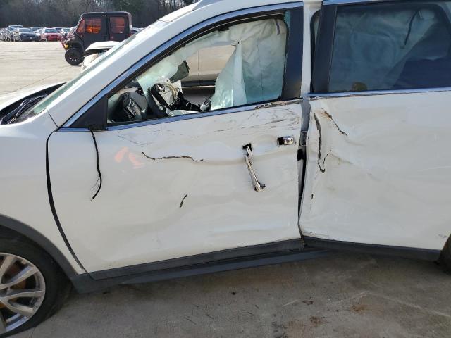 Photo 7 from auction – 2017 NISSAN ROGUE S with VIN 5N1AT2MT4HC821121