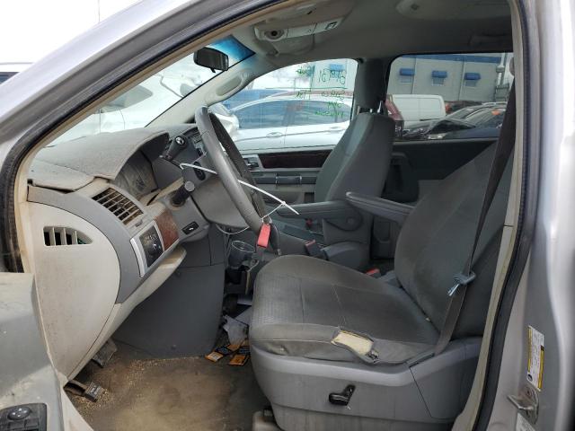 Photo 7 from auction – 2010 CHRYSLER TOWN & COU with VIN 2A4RR5D11AR289145