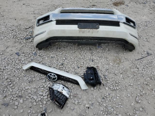 Photo 13 from auction – 2014 TOYOTA 4RUNNER SR with VIN JTEZU5JR1E5071218