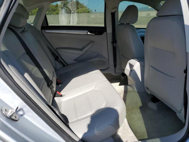 Photo 10 from auction – 2015 VOLKSWAGEN PASSAT S with VIN 1VWAT7A34FC071042
