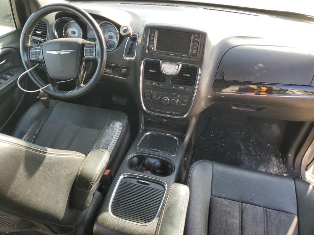 Photo 8 from auction – 2015 CHRYSLER TOWN & COU with VIN 2C4RC1HG8FR655737