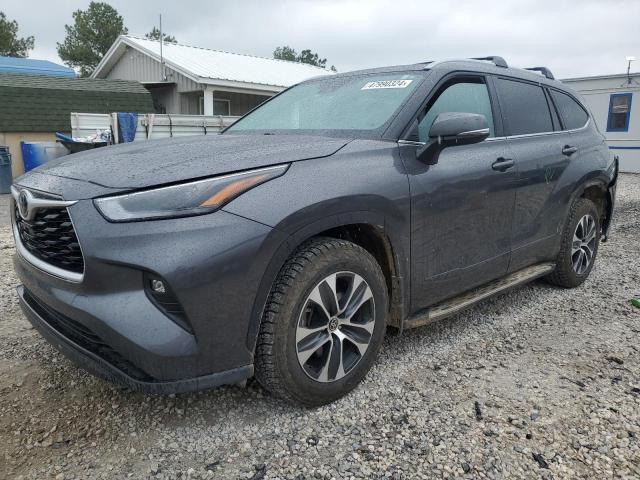 TOYOTA HIGHLANDER 2022 with VIN 5TDGZRBH8NS586012 - Photo from auction