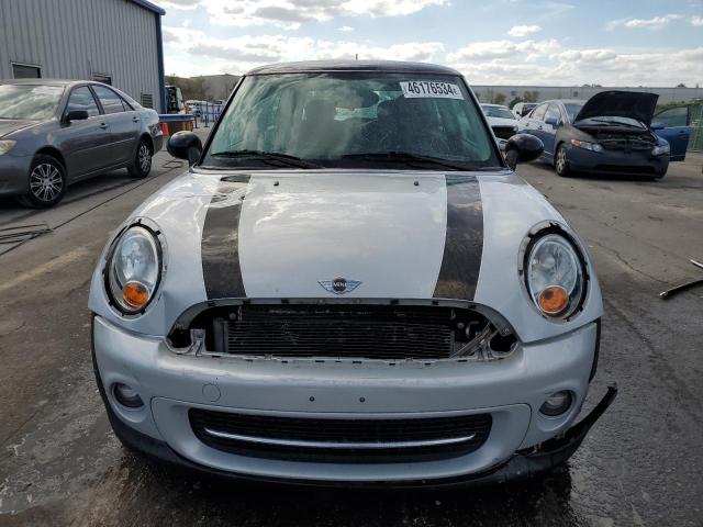 Photo 5 from auction – 2011 MINI COOPER with VIN WMWSU3C50BT098192