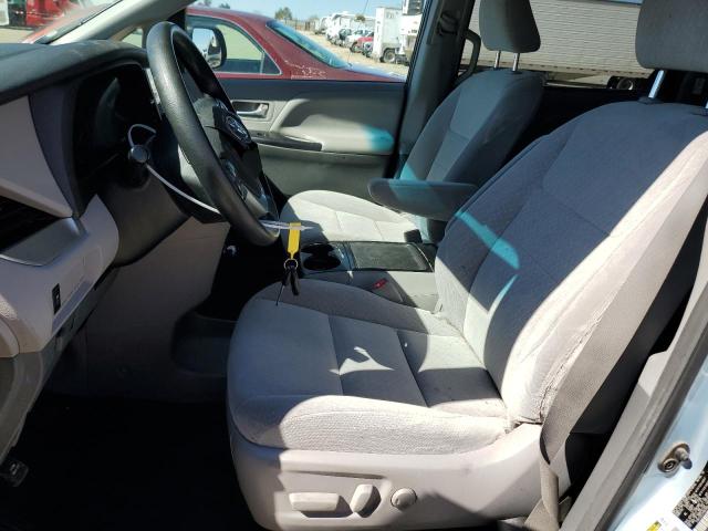 Photo 7 from auction – 2017 TOYOTA SIENNA LE with VIN 5TDKZ3DC2HS883886