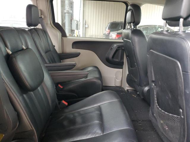 Photo 10 from auction – 2015 CHRYSLER TOWN & COU with VIN 2C4RC1BG2FR752294