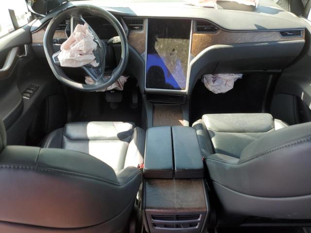 Photo 8 from auction – 2020 TESLA MODEL X with VIN 5YJXCAE22LF286395