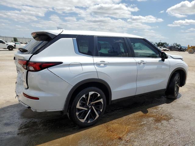 Photo 3 from auction – 2023 MITSUBISHI OUTLANDER with VIN JA4J3UA85PZ014306