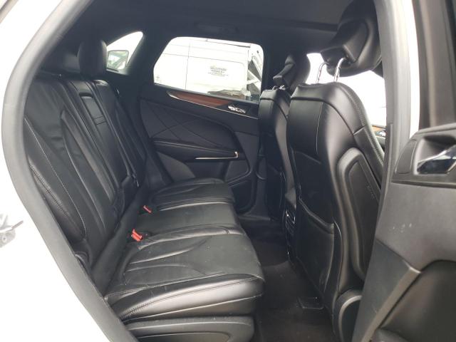 Photo 11 from auction – 2017 LINCOLN MKC RESERV with VIN 5LMCJ3D93HUL46576