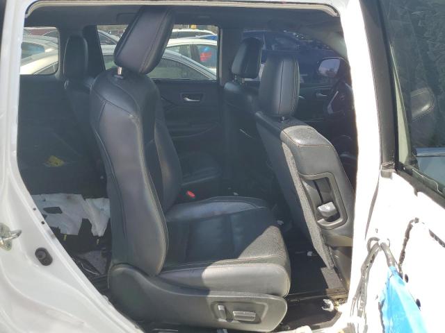 Photo 11 from auction – 2018 TOYOTA HIGHLANDER with VIN 5TDDZRFH7JS896501