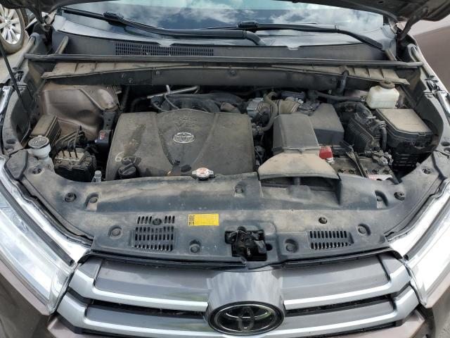 Photo 11 from auction – 2018 TOYOTA HIGHLANDER with VIN 5TDJZRFH0JS877095