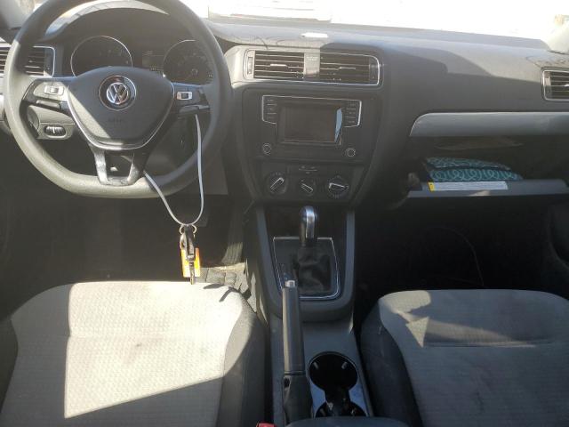 Photo 8 from auction – 2018 VOLKSWAGEN JETTA S with VIN 3VW2B7AJ2JM215880