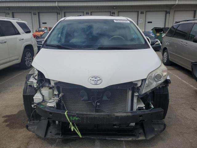 Photo 5 from auction – 2011 TOYOTA SIENNA XLE with VIN 5TDYK3DCXBS087182