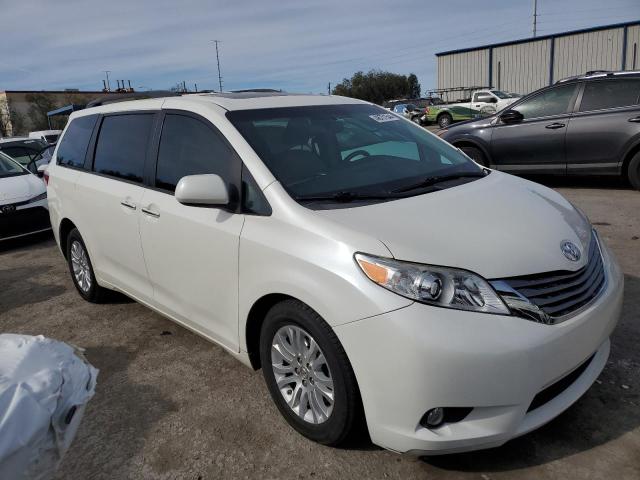 Photo 4 from auction – 2017 TOYOTA SIENNA XLE with VIN 5TDYZ3DC8HS844083