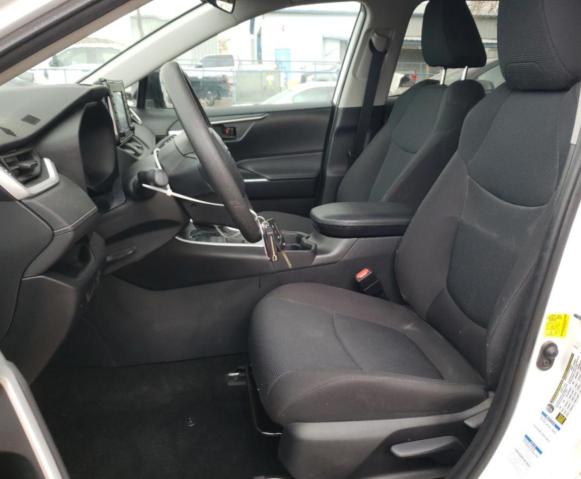 Photo 7 from auction – 2021 TOYOTA RAV4 LE with VIN 2T3F1RFV7MW197717