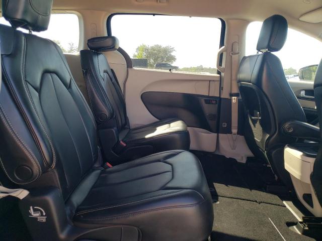 Photo 11 from auction – 2020 CHRYSLER VOYAGER LX with VIN 2C4RC1DG6LR182535