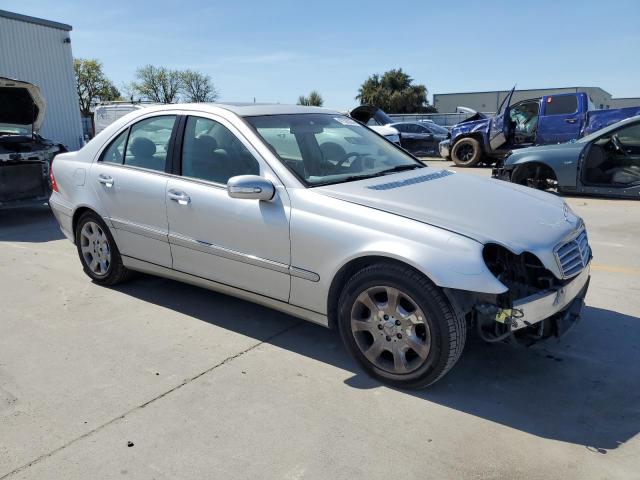 Photo 4 from auction – 2005 MERCEDES-BENZ C 240 with VIN WDBRF61J45F572305