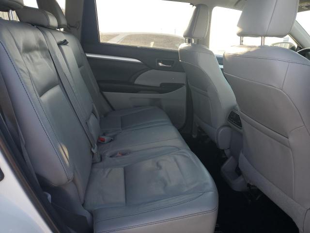 Photo 11 from auction – 2018 TOYOTA HIGHLANDER with VIN 5TDJZRFH3JS839439
