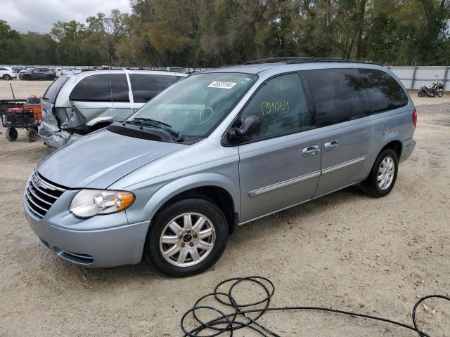 Photo 1 from auction – 2005 CHRYSLER TOWN & COU with VIN 2C8GP54LX5R142816