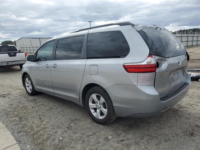 Photo 2 from auction – 2015 TOYOTA SIENNA LE with VIN 5TDKK3DC5FS566928