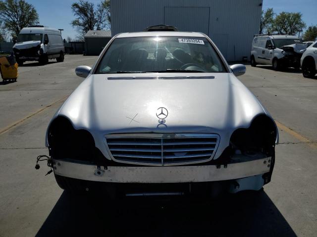 Photo 5 from auction – 2005 MERCEDES-BENZ C 240 with VIN WDBRF61J45F572305