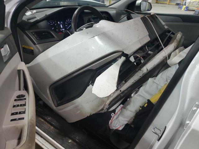 Photo 8 from auction – 2016 HYUNDAI SONATA SE with VIN 5NPE24AF1GH367898