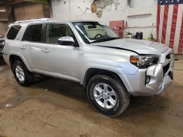 Photo 4 from auction – 2017 TOYOTA 4RUNNER SR with VIN JTEBU5JR6H5474875