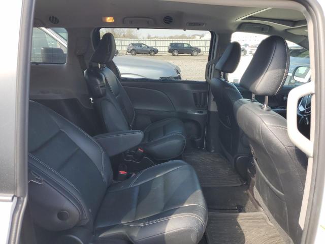 Photo 11 from auction – 2018 TOYOTA SIENNA SE with VIN 5TDXZ3DC6JS934883