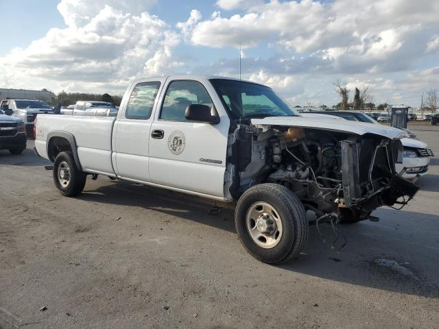 Photo 4 from auction – 2003 CHEVROLET SILVERADO with VIN 1GCHK29UX3E102346