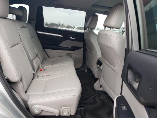 Photo 11 from auction – 2018 TOYOTA HIGHLANDER with VIN 5TDJZRFH1JS806102