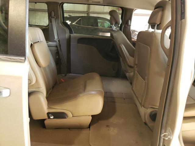 Photo 10 from auction – 2015 CHRYSLER TOWN & COU with VIN 2C4RC1BG9FR630127