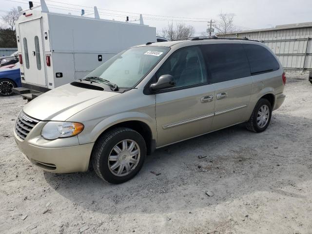 Photo 1 from auction – 2005 CHRYSLER TOWN & COU with VIN 2C4GP54L95R429873