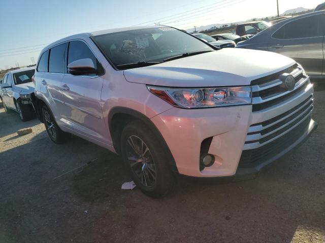 Снимка 4 от търг – 2018 TOYOTA HIGHLANDER с VIN 5TDZZRFH1JS260517