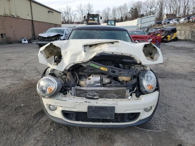 Снимка 5 от търг – 2011 MINI COOPER S с VIN WMWSV3C54BTY14010