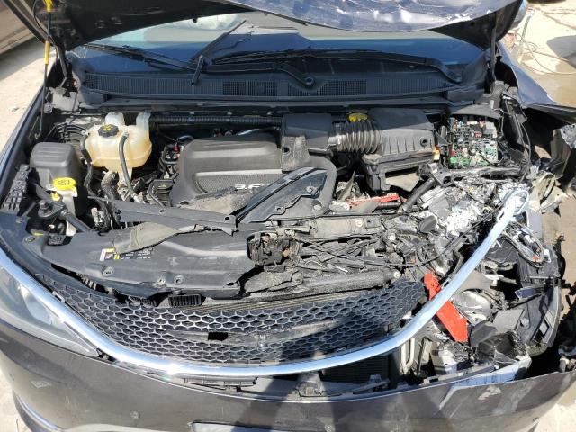 Photo 12 from auction – 2017 CHRYSLER PACIFICA L with VIN 2C4RC1GG5HR533731