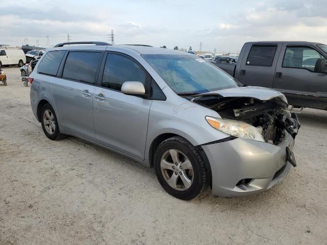 Photo 4 from auction – 2015 TOYOTA SIENNA LE with VIN 5TDKK3DC4FS664090