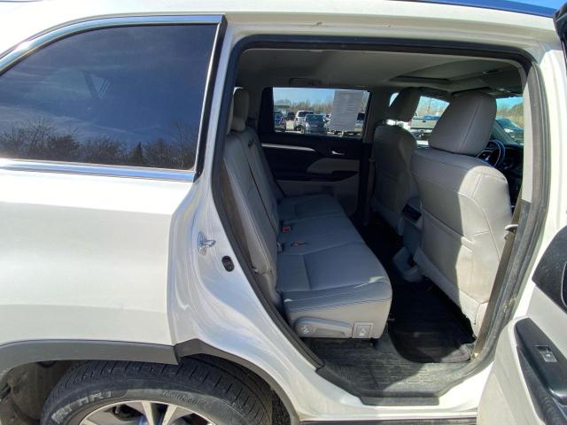 Photo 6 from auction – 2015 TOYOTA HIGHLANDER with VIN 5TDJKRFH6FS215792