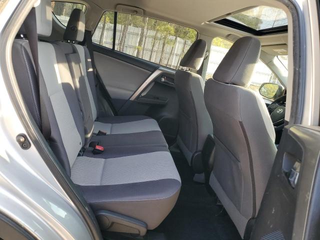 Снимка 11 от търг – 2015 TOYOTA RAV4 с VIN JTMRFREV0FD160833