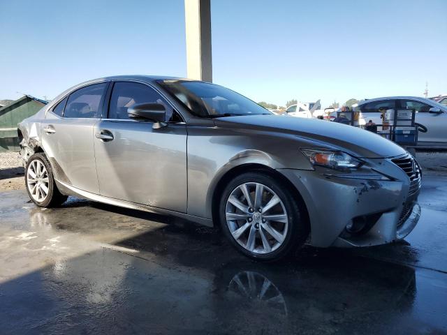 Photo 4 from auction – 2016 LEXUS IS 200T with VIN JTHBA1D22G5004876