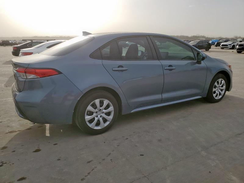 Photo 3 from auction – 2022 TOYOTA COROLLA LE with VIN 5YFEPMAE4NP287360