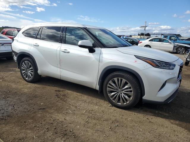 Photo 4 from auction – 2022 TOYOTA HIGHLANDER with VIN 5TDFZRBH0NS165395